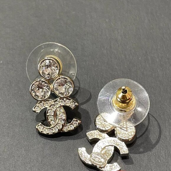 Chanel Women's Earrings - Picture 8 of 9